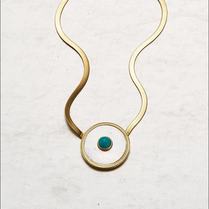 CHANGE BETTER Natural White Shell Turquoise Inlay Round Pendant Necklace Women Gold Plated Chain Choker Female Elegant Jewelry